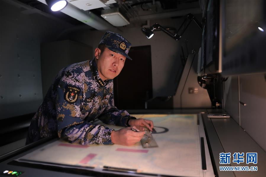 (新春走基層·圖文互動)(2)“我們的目標在視距之外,征途是星辰大海”——夜探國產(chǎn)首艘萬噸級驅(qū)逐艦南昌艦