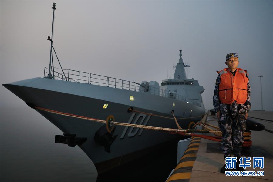 (新春走基層·圖文互動)(4)“我們的目標在視距之外,征途是星辰大海”——夜探國產(chǎn)首艘萬噸級驅(qū)逐艦南昌艦
