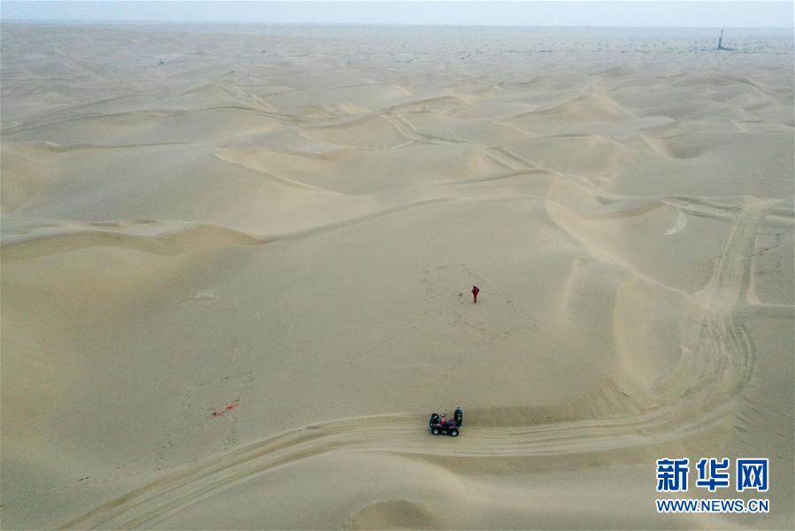 （新春走基層·圖文互動）（1）大漠中，一頂帳篷守歲五年