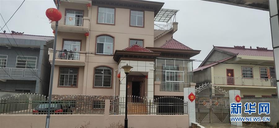 (聚焦疫情防控·圖文互動(dòng))(1)從武漢返鄉(xiāng)的一家人:“鄰里情割不斷,自行隔離是義務(wù)”