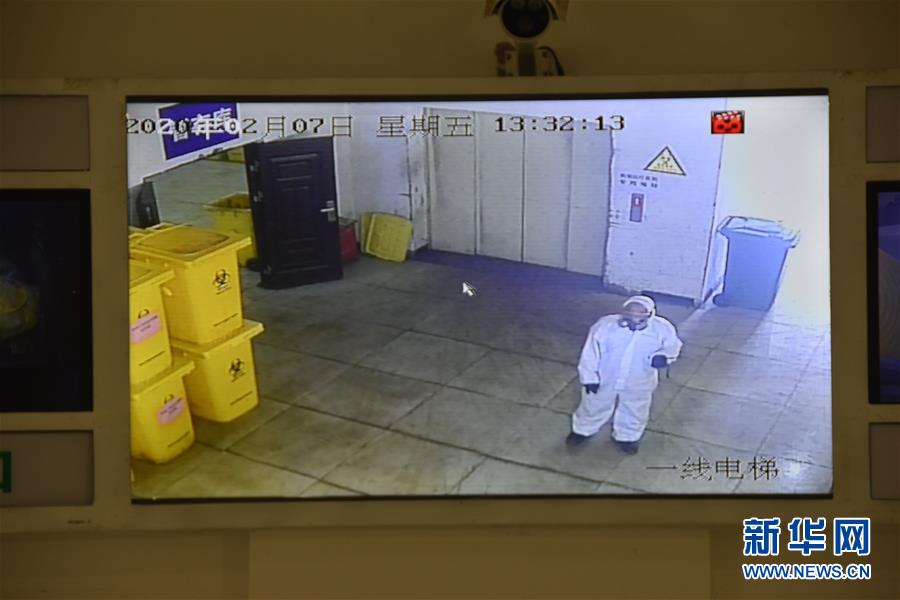 (聚焦疫情防控·圖文互動(dòng))(2)另類“白衣戰(zhàn)士”:堅(jiān)守醫(yī)療廢物處置第一線