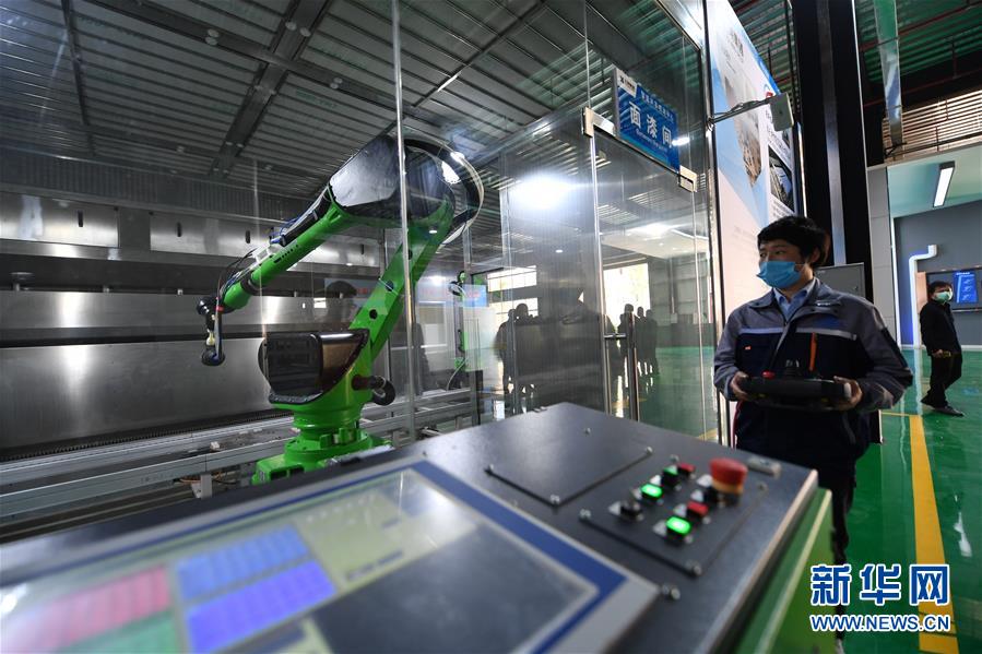 (圖文互動)(3)展會變直播 員工變網紅——千億元家具產業別樣復工復產路