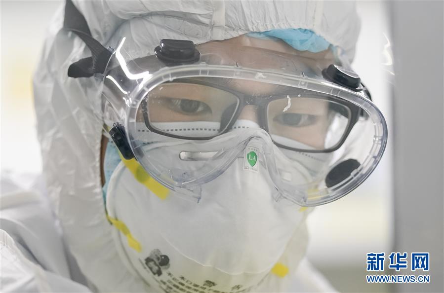 （在習近平新時代中國特色社會主義思想指引下——新時代新作為新篇章·習近平總書記關切事·圖文互動）（10）高擎利劍驅疫魔——科研攻關助力湖北戰“疫”記