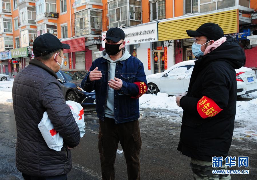 （聚焦疫情防控·圖文互動(dòng)）（5）不知你是誰(shuí)，知你為了誰(shuí)——社區(qū)戰(zhàn)“疫”志愿者群像