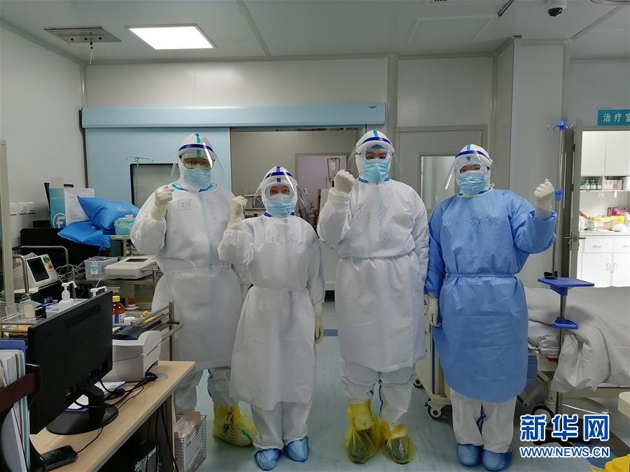 (聚焦疫情防控·圖文互動(dòng))(1)特寫(xiě):“90后”醫(yī)護(hù)情侶的抗疫堅(jiān)守