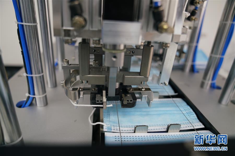 (聚焦疫情防控·圖文互動)(2)口罩機“微創新”里的工匠精神