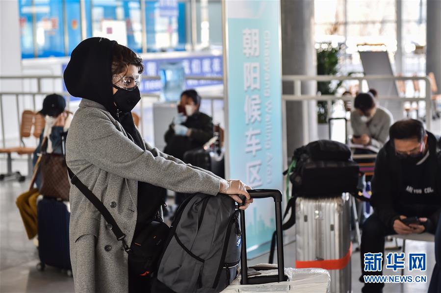 (聚焦疫情防控)(3)北京新國(guó)展入境人員轉(zhuǎn)運(yùn)集散地見(jiàn)聞