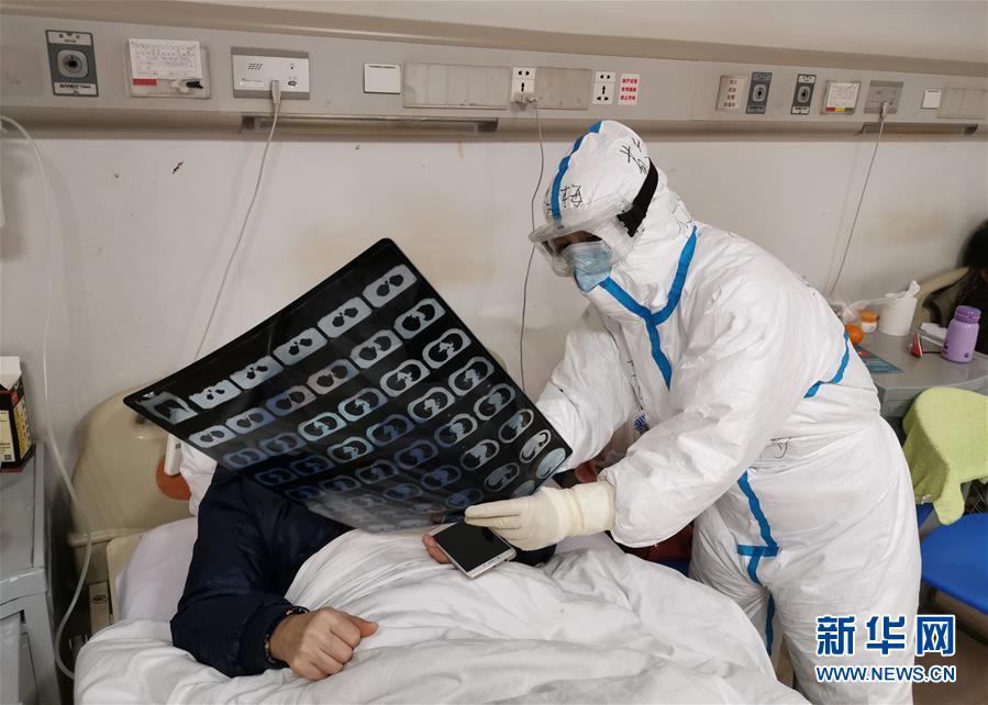 （一線抗疫群英譜&middot;圖文互動）（2）敬患如親　暗香如梅&mdash;&mdash;記火神山醫院醫生敬梅