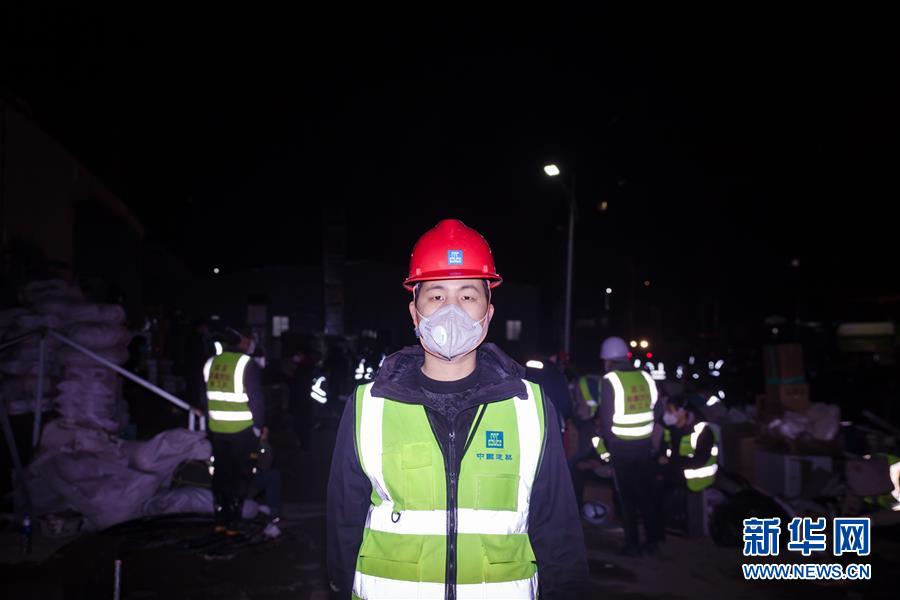 (一線抗疫群英譜·圖文互動)(5)羅文浩:“女兒,你的名字里有溫暖,有榮光!”