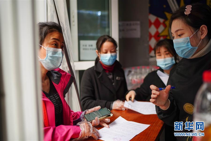 （習近平致敬的戰&ldquo;疫&rdquo;英雄&middot;社區工作者篇&middot;圖文互動）（7）他們，堅守一線戰風雨