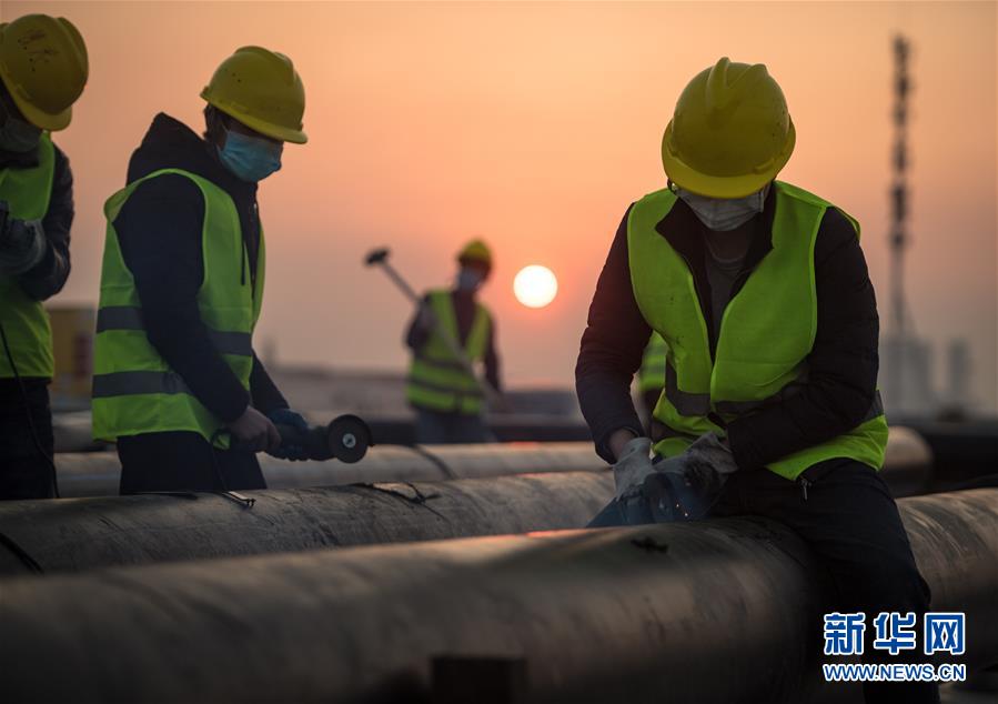 (新華全媒頭條·圖文互動)(6)致敬“沉默的英雄”——記武漢火神山雷神山醫院的建設者