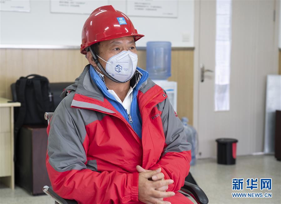 (新華全媒頭條·圖文互動)(14)致敬“沉默的英雄”——記武漢火神山雷神山醫院的建設者