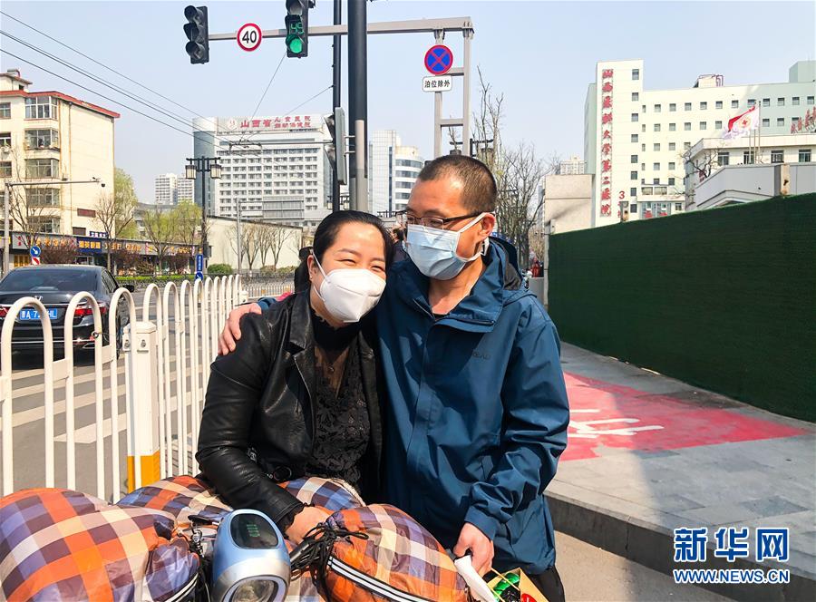 （一線抗疫群英譜&middot;圖文互動）（1）護師張永剛：換一個&ldquo;戰場&rdquo;去戰斗