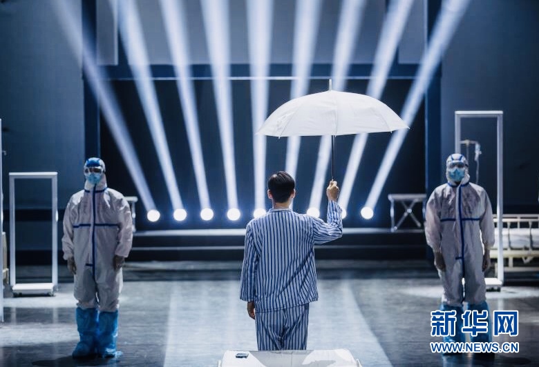 (圖文互動(dòng))(1)天津人藝推出抗擊疫情舞臺(tái)情景劇致敬“白衣天使”