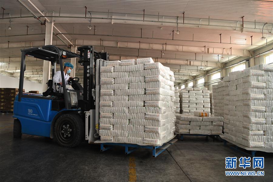 (聚焦復工復產·圖文互動)(1)新疆阿拉山口積極復工復產