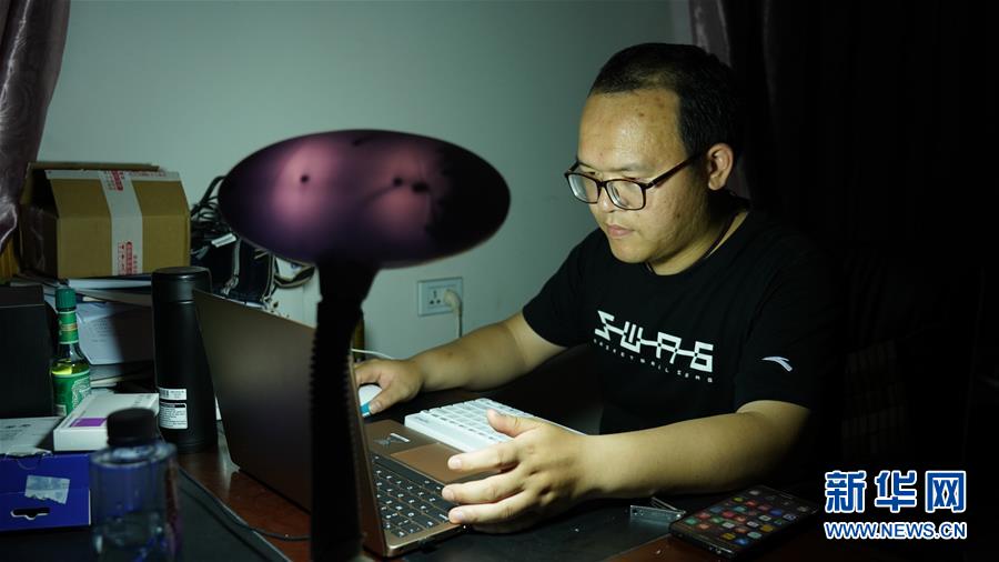 （決戰決勝脫貧攻堅·圖文互動）（1）扶貧路上三人行