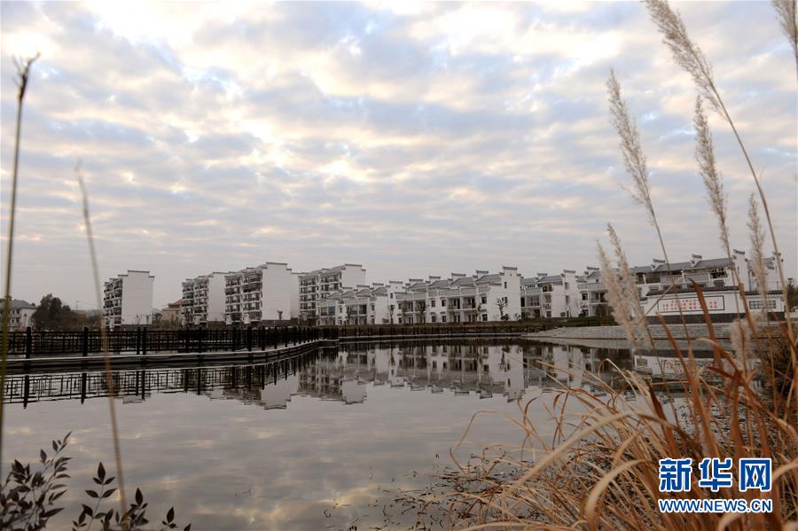 (新華全媒頭條·圖文互動(dòng))(10)歷史坐標(biāo)見證初心使命——寫在江西革命老區(qū)貧困縣全部摘帽之際