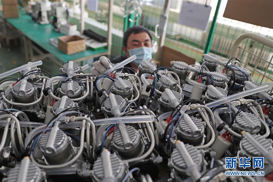 (聚焦疫情防控·圖文互動(dòng))(10)團(tuán)結(jié)起來(lái)!我們?nèi)f眾一心!——中國(guó)抗疫人民力量的生動(dòng)實(shí)踐