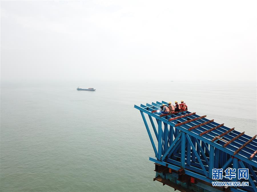 (圖文互動)(2)伶仃洋上超級工程建設(shè)者的一天