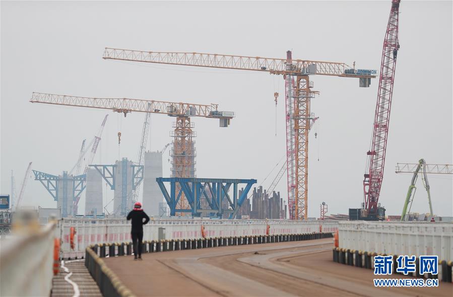 (圖文互動)(3)伶仃洋上超級工程建設(shè)者的一天