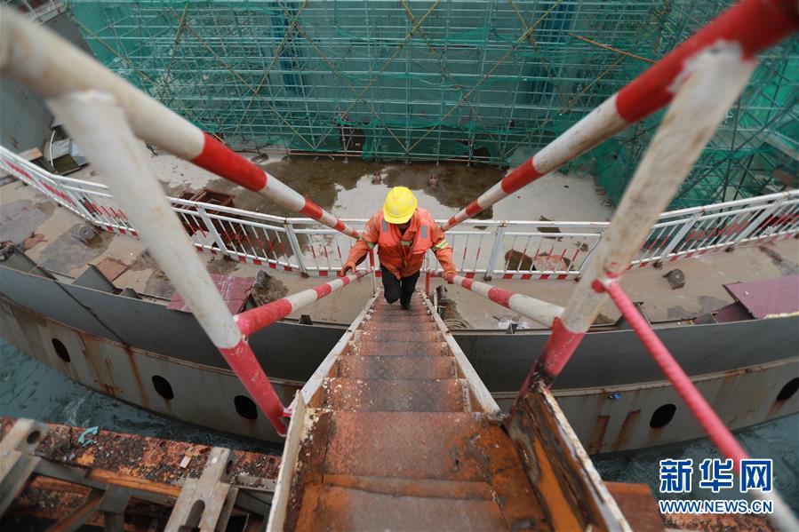 (圖文互動)(7)伶仃洋上超級工程建設(shè)者的一天