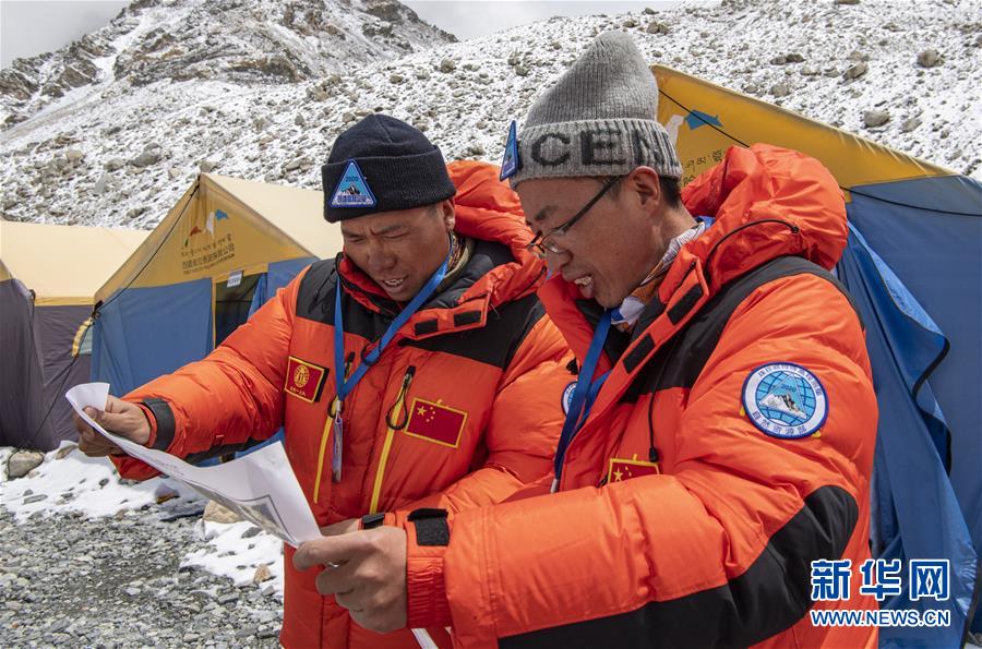 (圖文互動(dòng))(2)世界之巔“測(cè)”忠誠(chéng)——2020珠峰高程測(cè)量作業(yè)一瞥