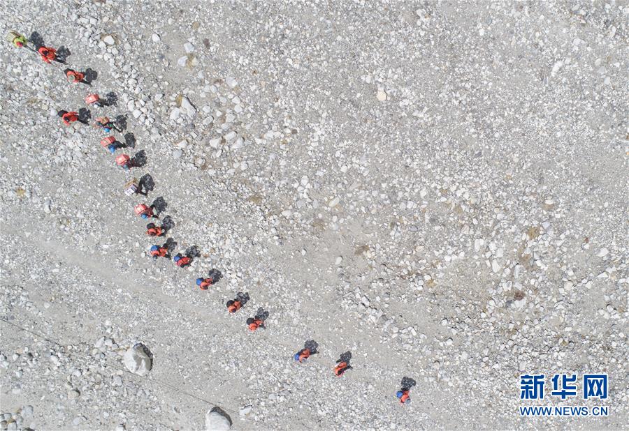 (圖文互動(dòng))(6)世界之巔“測(cè)”忠誠(chéng)——2020珠峰高程測(cè)量作業(yè)一瞥