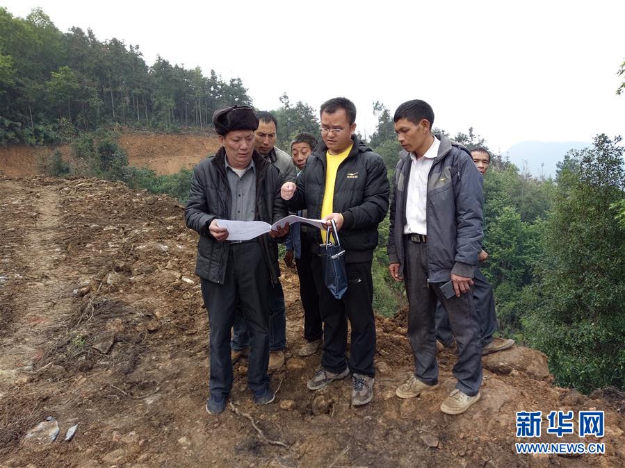 (決戰(zhàn)決勝脫貧攻堅·圖文互動)(2)“80后”北大畢業(yè)生蘇勇力:第一書記的6年“扶貧路”