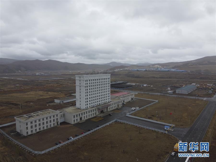 (在習(xí)近平新時代中國特色社會主義思想指引下——新時代新作為新篇章·習(xí)近平總書記關(guān)切事·圖文互動)(1)祛疫未竟 征衣不解——綏芬河小城的抗疫故事