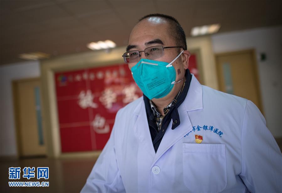 (在習(xí)近平新時代中國特色社會主義思想指引下——新時代新作為新篇章·習(xí)近平總書記關(guān)切事·圖文互動)(3)錘煉意志 輕裝上陣——黨員干部在一線磨礪閃光故事