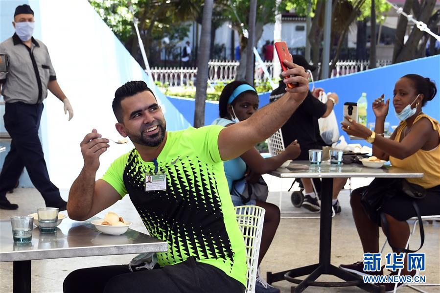 (國(guó)際疫情·圖文互動(dòng))(4)放寬限制但不放松警惕——哈瓦那“解封”首日見聞