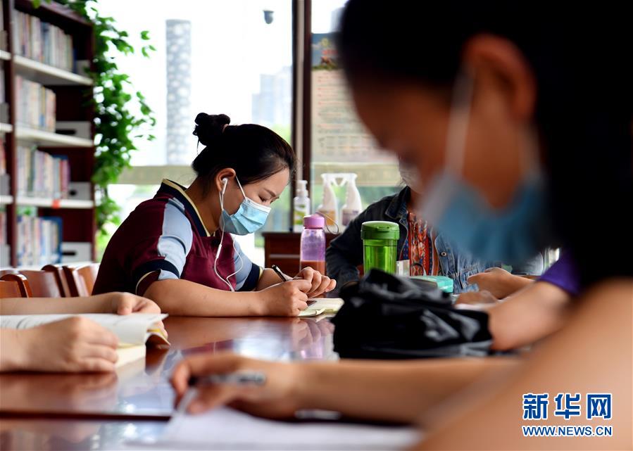 (走向我們的小康生活·圖文互動)(3)15分鐘“圈”出美好生活