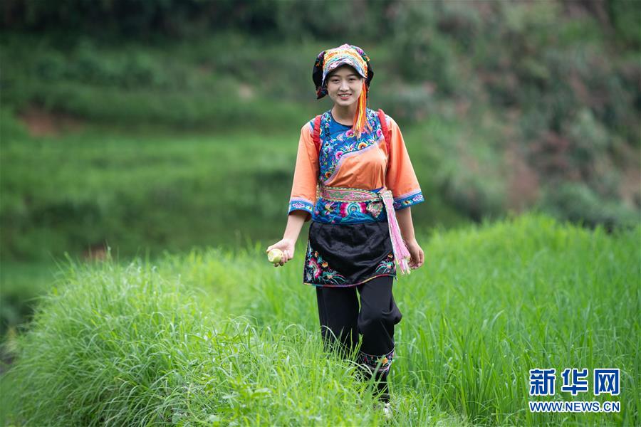 （新華全媒頭條·走向我們的小康生活·圖文互動）（4）那山，那人，那苗寨——十八洞村三代人的奮斗史