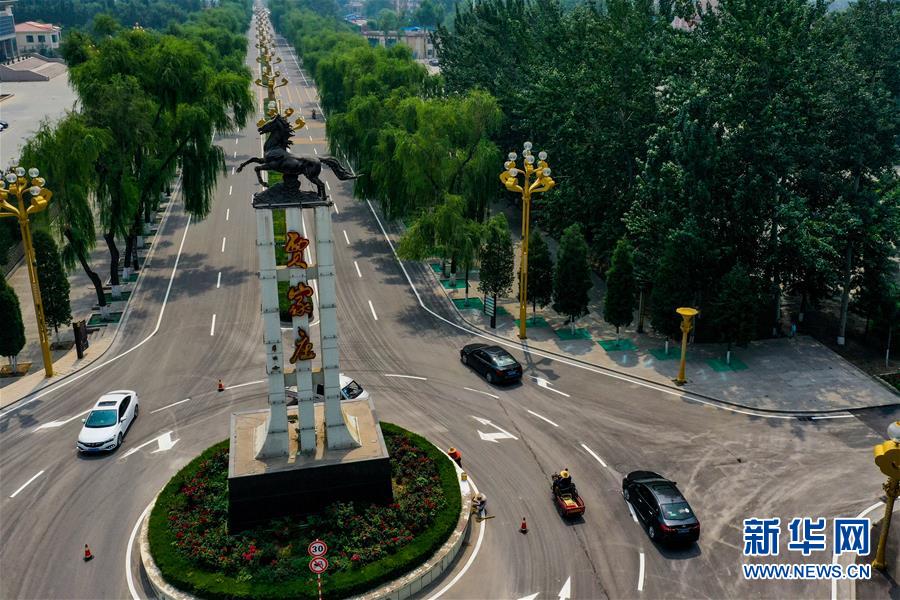 (新華全媒頭條·走向我們的小康生活·圖文互動(dòng))(9)我們村里的年輕人——賈家莊追求美好生活的“動(dòng)力源泉”