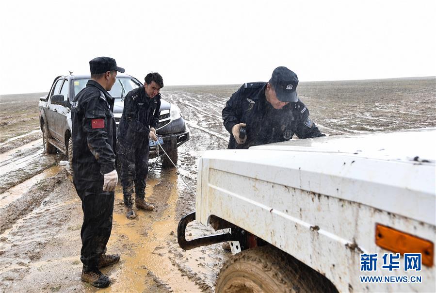 （圖文互動(dòng)）（4）記者手記：可可西里，“挪”向“藏羚羊大產(chǎn)房”的14個(gè)半小時(shí)