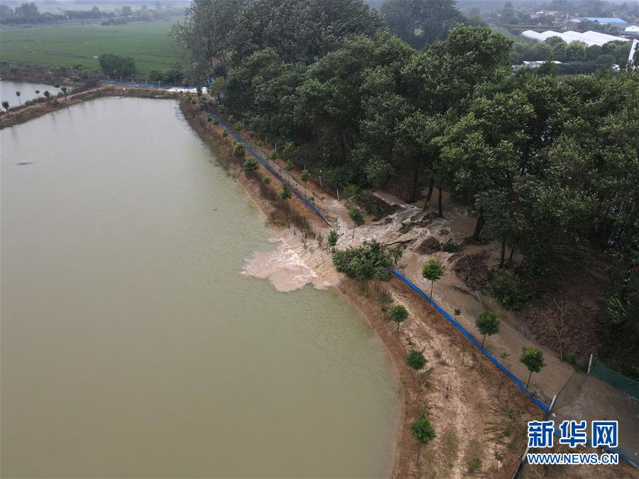 (在習(xí)近平新時(shí)代中國(guó)特色社會(huì)主義思想指引下——新時(shí)代新作為新篇章·習(xí)近平總書(shū)記關(guān)切事·圖文互動(dòng))(15)一切為了人民——寫(xiě)在全國(guó)防汛救災(zāi)取得階段性重大勝利之時(shí)