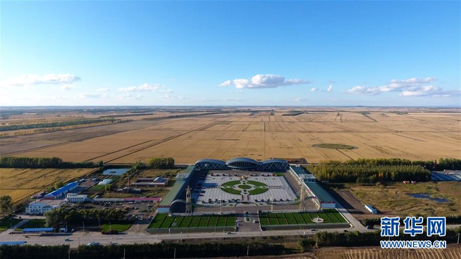 (新華全媒頭條·圖文互動(dòng))(15)潮起東方萬象新——以習(xí)近平同志為核心的黨中央團(tuán)結(jié)帶領(lǐng)全黨全軍全國各族人民貫徹落實(shí)黨的十九大精神紀(jì)實(shí)