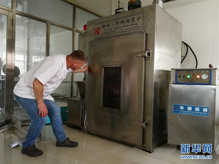 (在習(xí)近平新時(shí)代中國(guó)特色社會(huì)主義思想指引下——新時(shí)代新作為新篇章·總書(shū)記關(guān)切開(kāi)放事·圖文互動(dòng))(2)“看好中國(guó)的理由足夠多”——“洋面孔”與自貿(mào)區(qū)的親密接觸