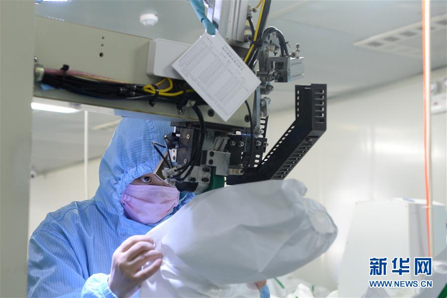 （在習近平新時代中國特色社會主義思想指引下&mdash;&mdash;新時代新作為新篇章&middot;習近平總書記關切事&middot;圖文互動）（4）當億萬只手緊握在一起&hellip;&hellip;&mdash;&mdash;戰&ldquo;疫&rdquo;一線感受中國力量