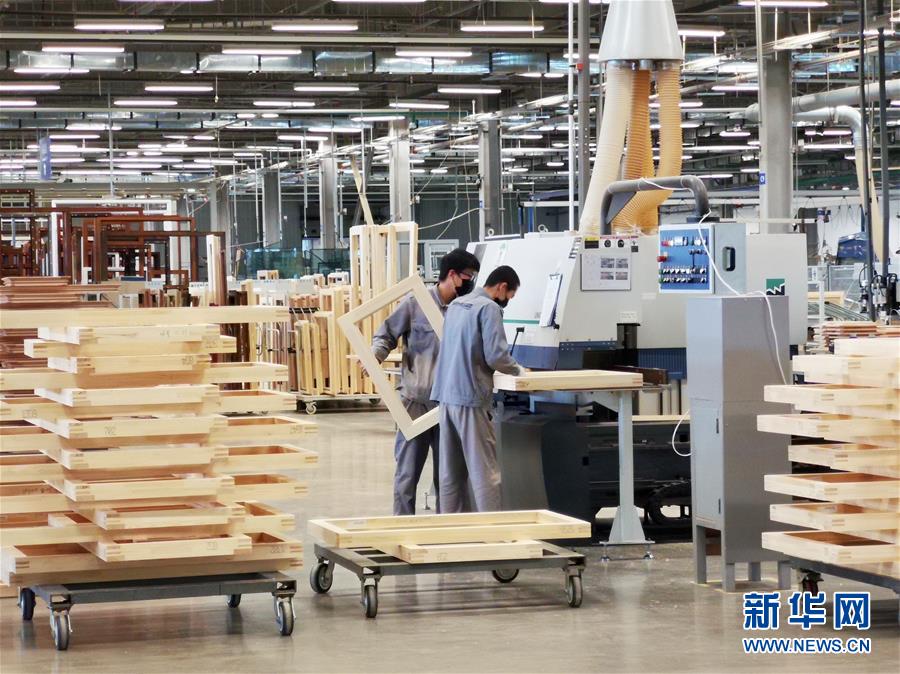 （在習近平新時代中國特色社會主義思想指引下&mdash;&mdash;新時代新作為新篇章&middot;習近平總書記關切事&middot;圖文互動）（2）陽光總在風雨后&mdash;&mdash;中小企業在疫情中迎難而上