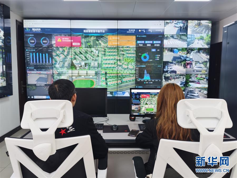 （在習(xí)近平新時(shí)代中國(guó)特色社會(huì)主義思想指引下&mdash;&mdash;新時(shí)代新作為新篇章&middot;習(xí)近平總書(shū)記關(guān)切事&middot;圖文互動(dòng)）（1）扎緊籬笆打好樁&mdash;&mdash;各地筑牢社區(qū)防控安全屏障