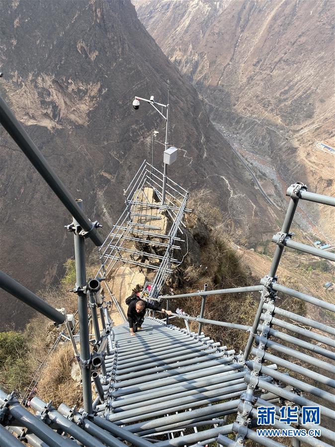 (在習近平新時代中國特色社會主義思想指引下——新時代新作為新篇章·習近平總書記關切事·圖文互動)(2)啃下最后的硬骨頭——脫貧攻堅掛牌督戰(zhàn)進行時