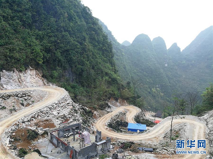 (在習近平新時代中國特色社會主義思想指引下——新時代新作為新篇章·習近平總書記關切事·圖文互動)(7)啃下最后的硬骨頭——脫貧攻堅掛牌督戰(zhàn)進行時