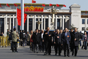 政協委員抵達天安門廣場