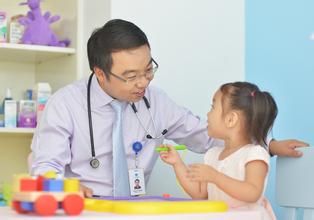 加強兒科醫生、助產士等緊缺人才培養