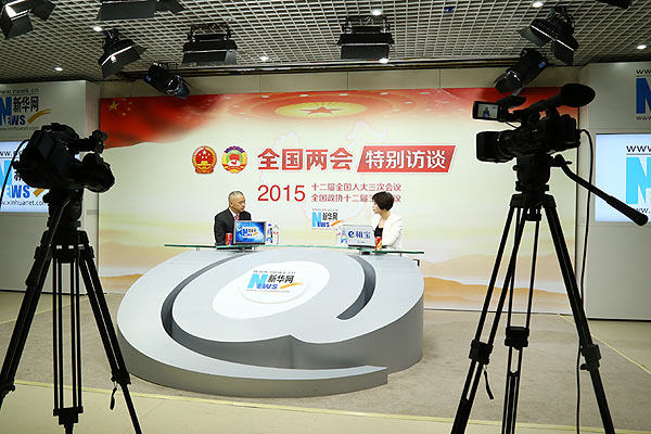 鐘發平解答主持人問題