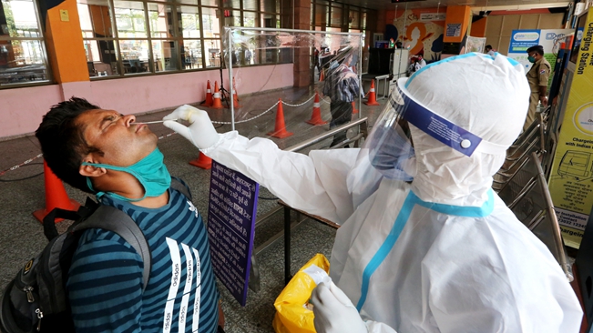 日增確診34萬6786例！印度疫情數據再創新高