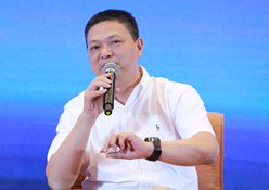 中山大學第五醫(yī)院院長單鴻在&ldquo;介入治療&rdquo;對話環(huán)節(jié)發(fā)言