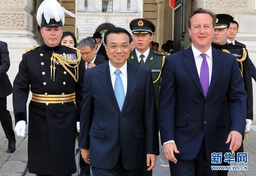 6月17日,中國國務院總理李克強在倫敦唐寧街10號首相府同英國首相卡梅倫舉行中英總理年度會晤。新華社記者 龐興雷 攝 6月17日,中國國務院總理李克強在倫敦唐寧街10號首相府同英國首相卡梅倫舉行中英總理年度會晤。新華社記者 龐興雷 攝