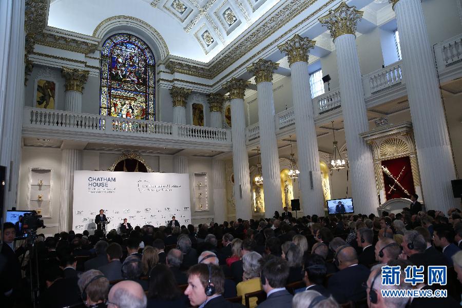 6月18日,國務院總理李克強在倫敦金融城市長官邸面向英國皇家國際問題研究所和國際戰略研究所兩大智庫發表題為《共建包容發展的美好世界》的演講。新華社記者 龐興雷 攝 6月18日,國務院總理李克強在倫敦金融城市長官邸面向英國皇家國際問題研究所和國際戰略研究所兩大智庫發表題為《共建包容發展的美好世界》的演講。新華社記者 龐興雷 攝